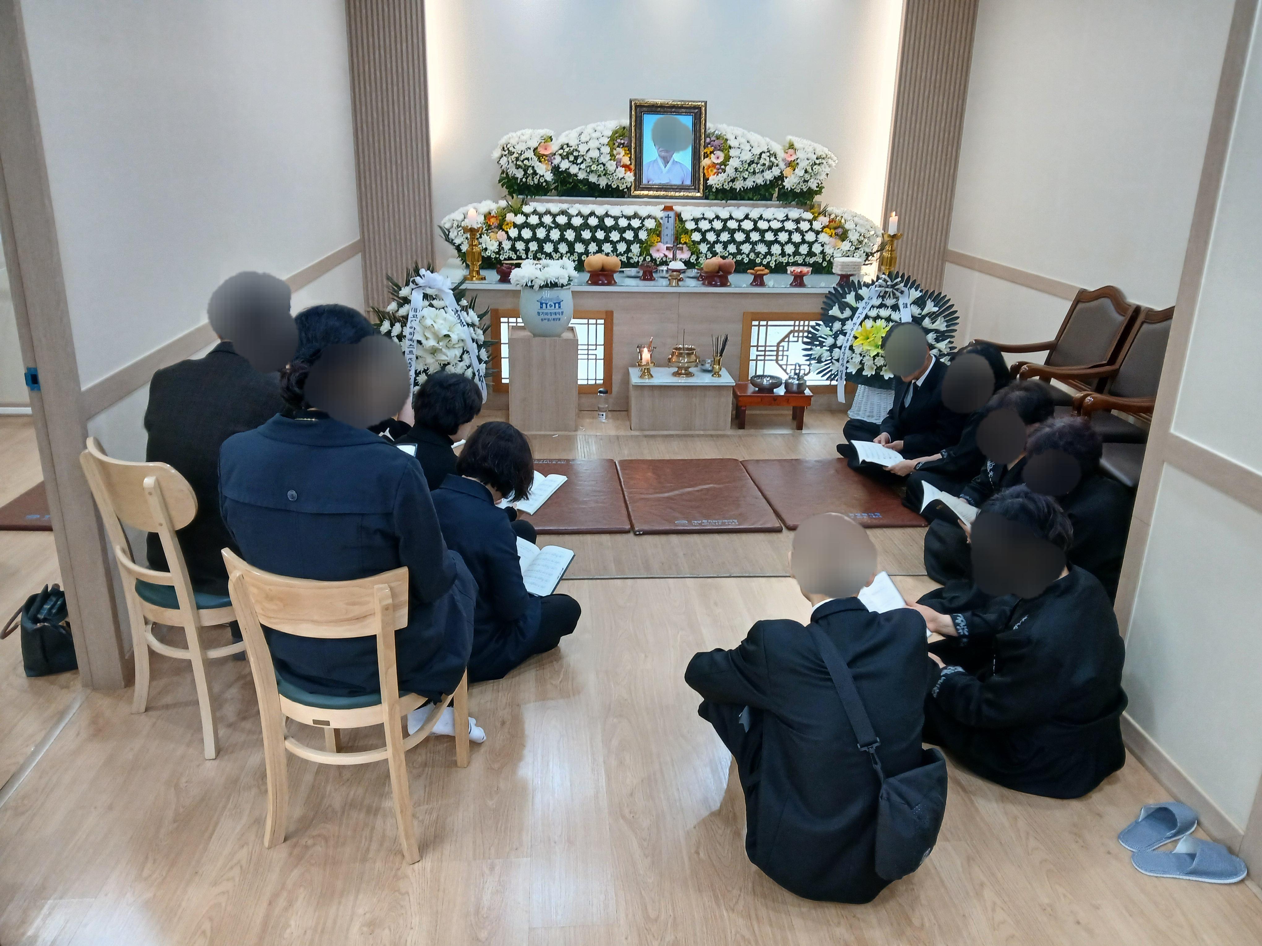 송림청기와장례식장4월행사