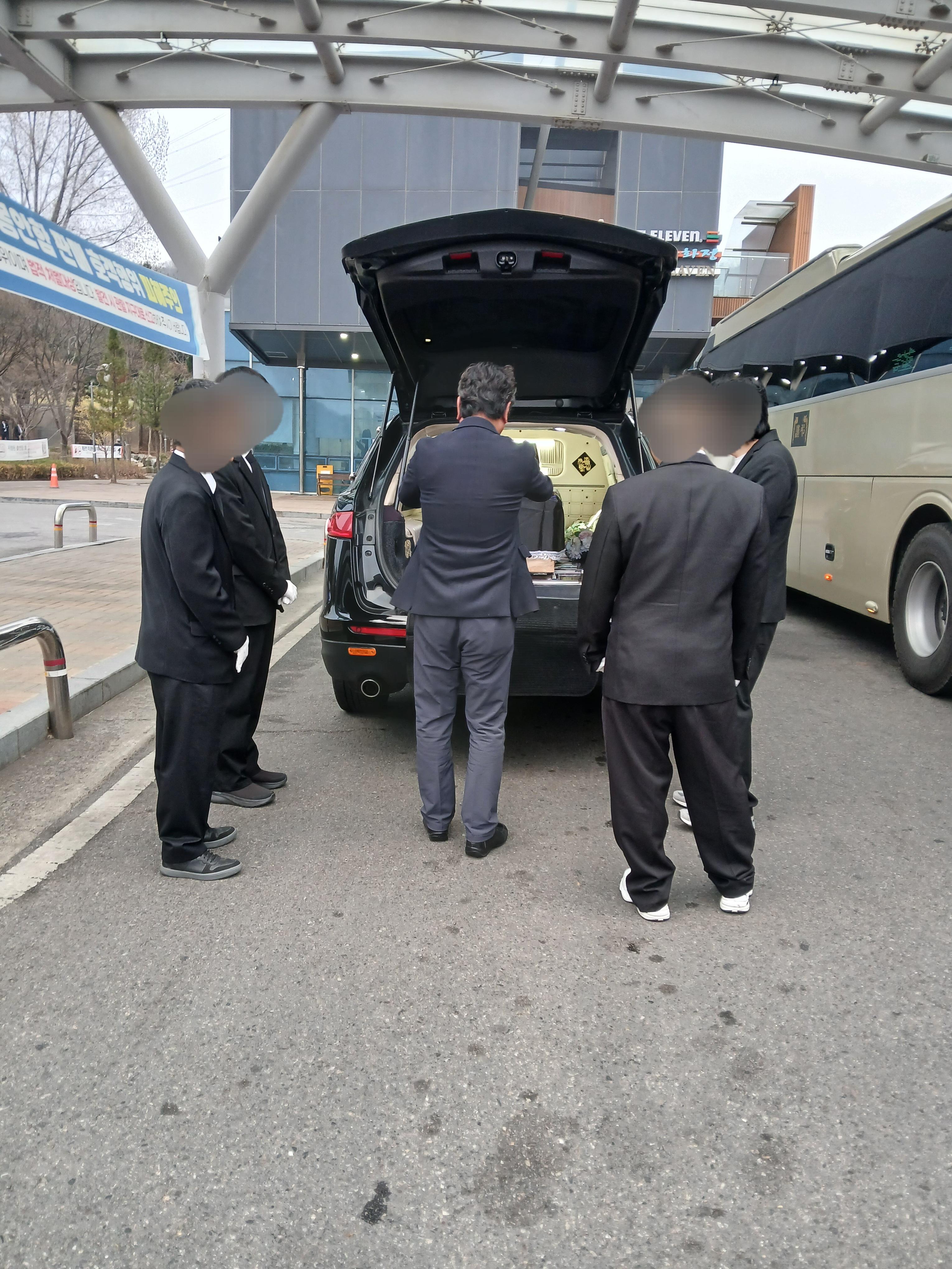 송림청기와장례식장4월행사